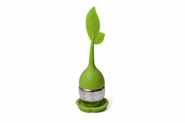 Steel and silicone leaf tea infuser
